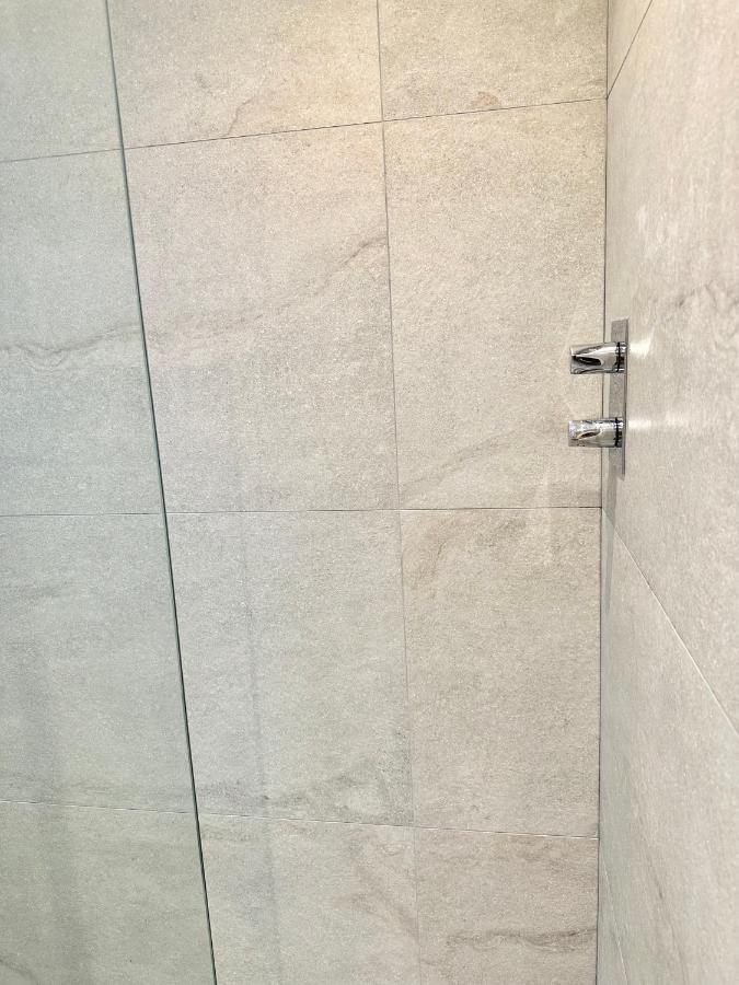 Little Vine - Beautiful Ground Floor Flat In South London Daire Sutton  Dış mekan fotoğraf
