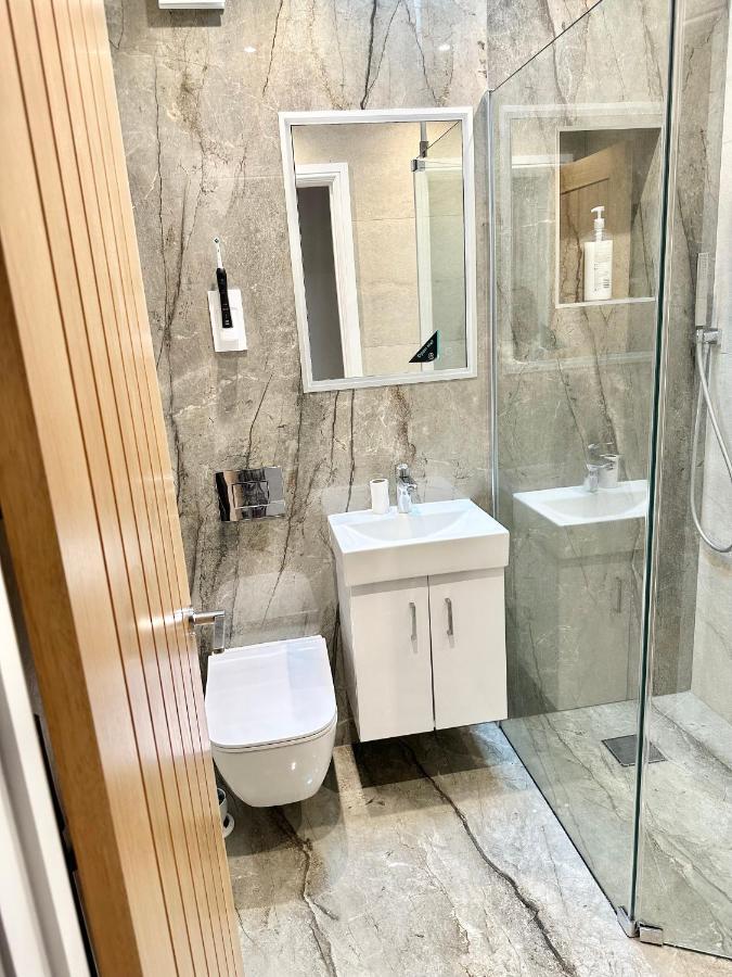 Little Vine - Beautiful Ground Floor Flat In South London Daire Sutton  Dış mekan fotoğraf